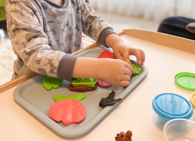 粘土で学ぶ！2歳児の感覚発達を促す遊び方ガイド